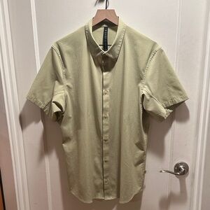 Men's Lululemon Olive Green Short Sleeve Shirt
